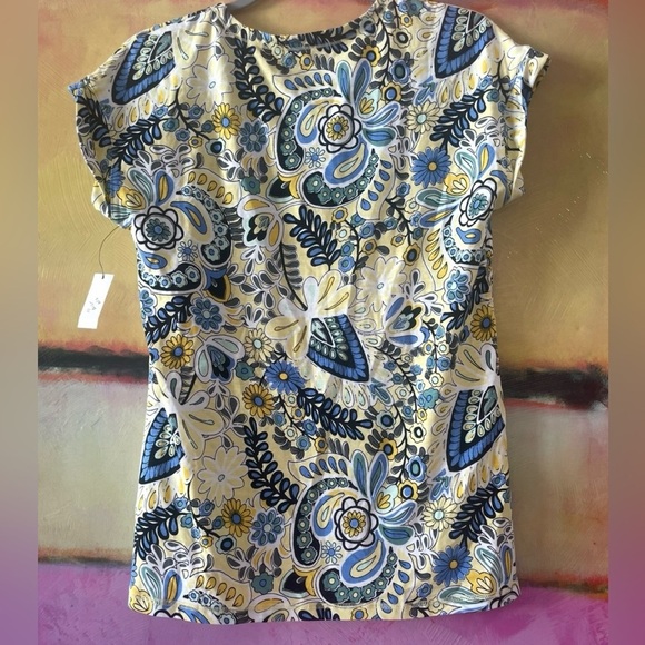 T Talbots Pasiley Roll Cuff Tee XS Floral Top Coastal Yellow Blue
NWT feminine - Picture 2 of 5